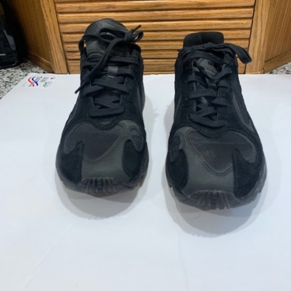 ADIDAS YUNG-1 BLACK ON BLACK MENS 11.5 SHOE - Picture 1 of 12